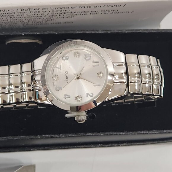 Avon Watch Lot Unlike the Rest Bright Sporty Heart Locket Everyday Expansion NEW - Picture 7 of 10